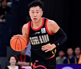 博万体育app下载-17投狂砍32分5助！这才是CBA顶级得分手，郑永刚率队冲冠的杀手锏